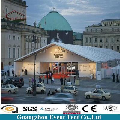 China Weiß 20 x 30m kundenspezifisches Ereignis-Zelt-Wasser-beständiges Zelt für Automobilausstellungs-Ausstellung fournisseur