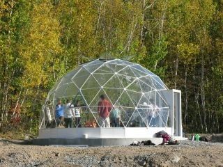 China Matel-Rahmen-im Freien kugelförmige Zelte mit Fiberglas-Abdeckungs-Durchmesser 30m - 60m fournisseur